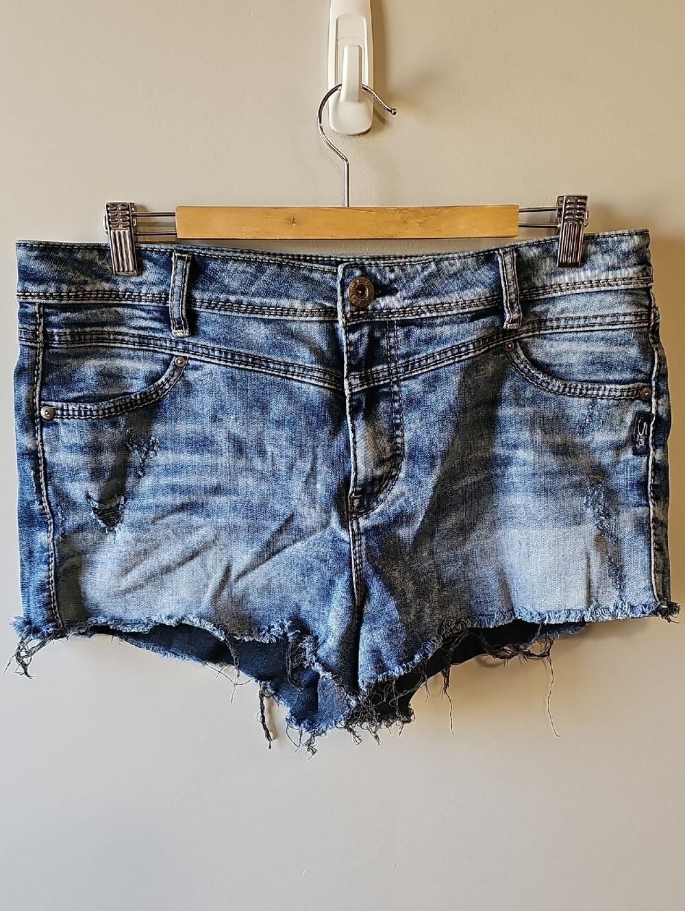Silver Jeans 34" Distressed Style Vintage High Rise Blue Denim Cutoff Shorts